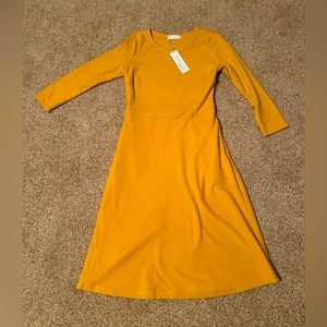 Size small RooleeMom camel breastfeeding-safe Dress. NWT.